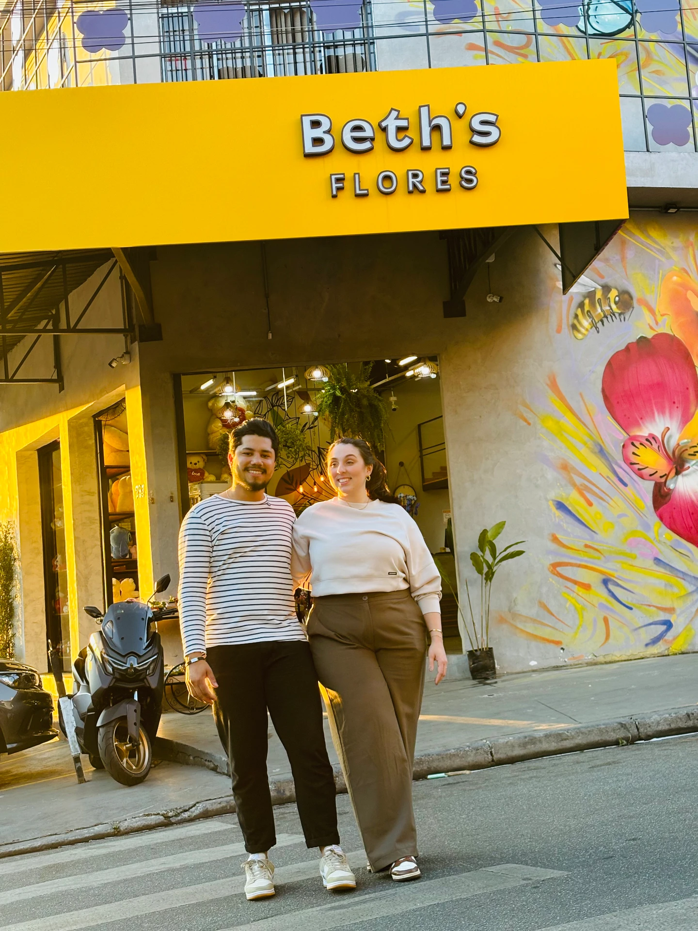 Rayane Rosignoli e Caick Bastos, idealizadores do Ateliê